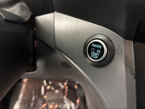 Used 2019 Ford Escape SEL image 25