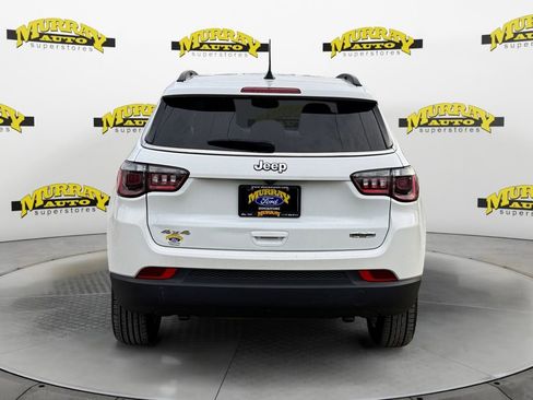 Used 2024 Jeep Compass Latitude image 4