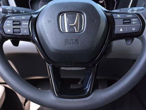 Used 2023 Honda Pilot LX image 27