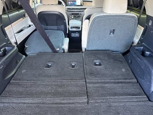 Used 2024 Hyundai Palisade Limited FWD image 15