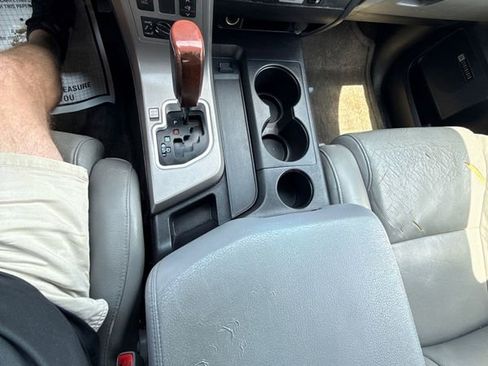 Used 2014 Toyota Sequoia Platinum RWD image 37