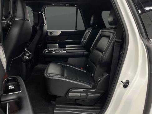 Used 2020 Lincoln Navigator L Reserve w/ Luxury Package image 32