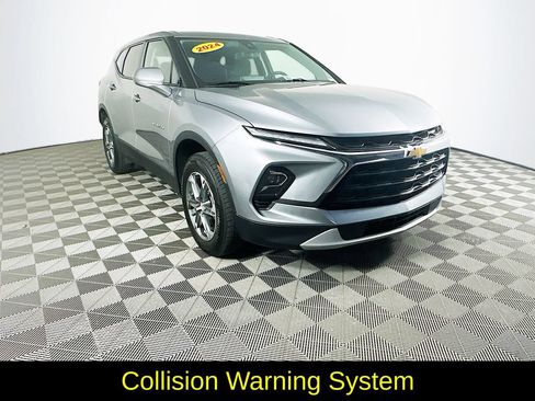 Used 2024 Chevrolet Blazer LT w/ Driver Confidence Package AWD/4WD image 3
