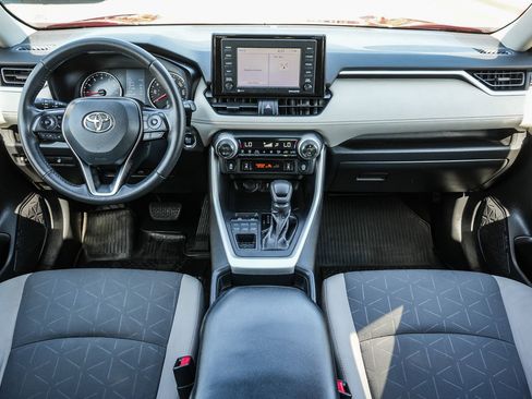 Certified 2020 Toyota RAV4 XLE w/ XLE Grade Weather Package AWD/4WD image 15