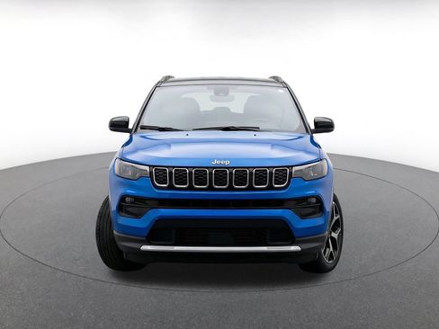 Used 2025 Jeep Compass Limited AWD/4WD image 2