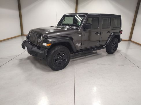 Used 2020 Jeep Wrangler Unlimited Sport image 4