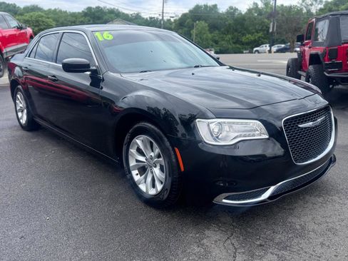 Used 2016 Chrysler 300 Limited RWD image 1