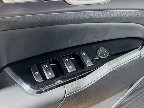 Certified 2025 Kia Sportage EX image 18