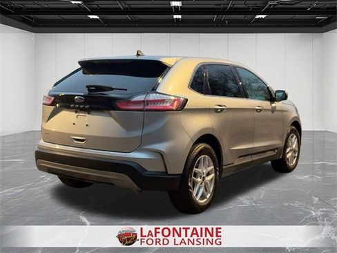Used 2023 Ford Edge SEL image 5