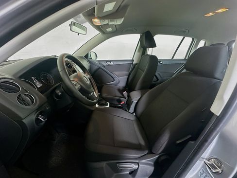 Used 2018 Volkswagen Tiguan Limited FWD image 13