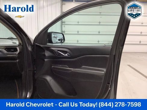 Used 2018 GMC Acadia SLE image 10