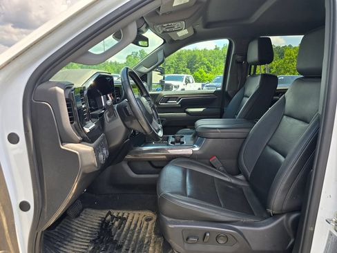Used 2024 Chevrolet Silverado 2500 LTZ w/ LTZ Plus Package AWD/4WD image 4