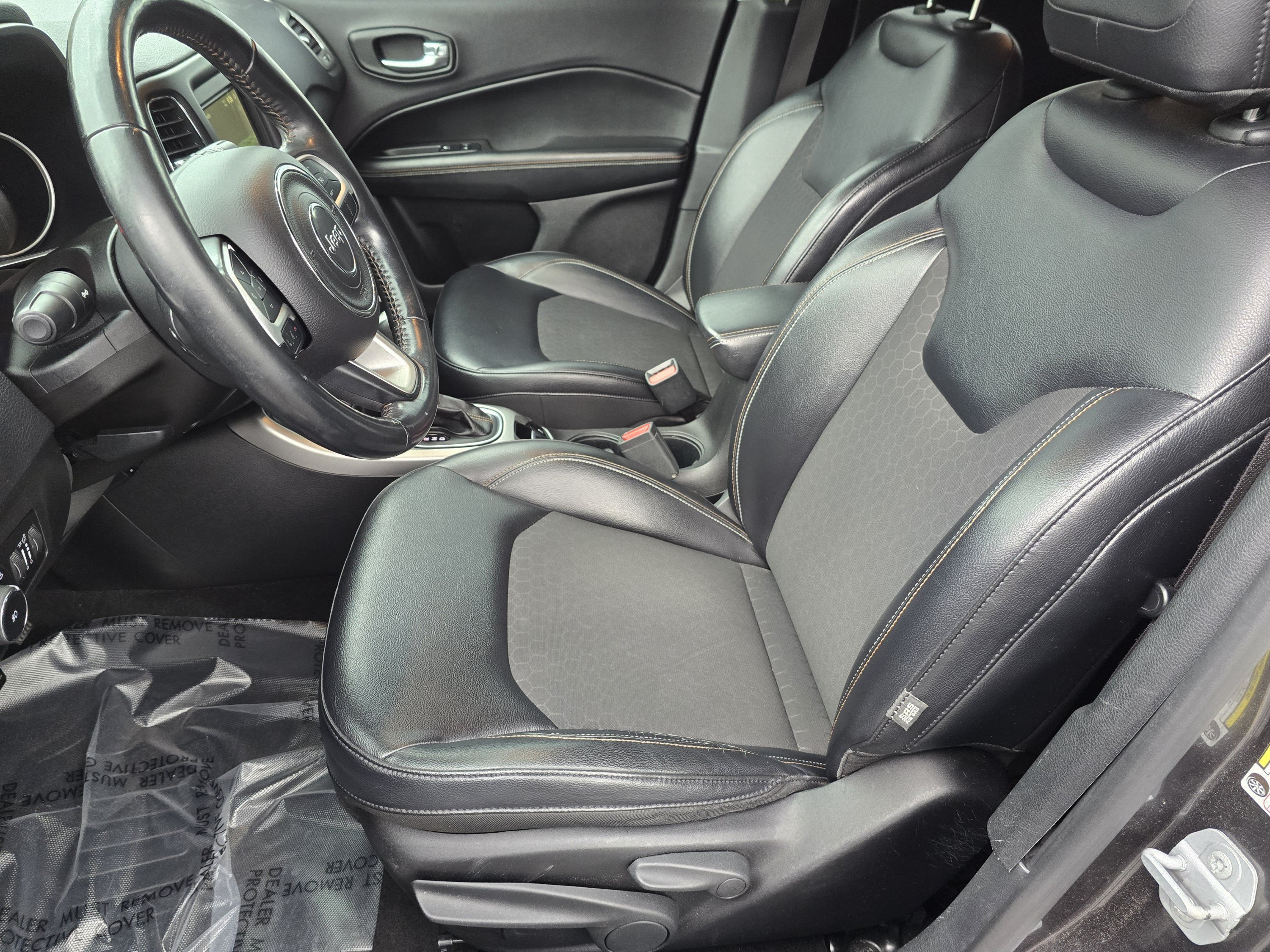 Used 2017 Jeep Compass Latitude AWD/4WD image 33