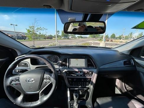 Used 2016 Hyundai Sonata Limited w/ Option Group 05 FWD image 10