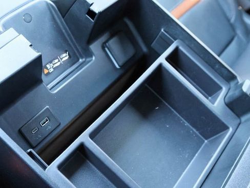 Used 2025 GMC Sierra 2500 AT4 image 24