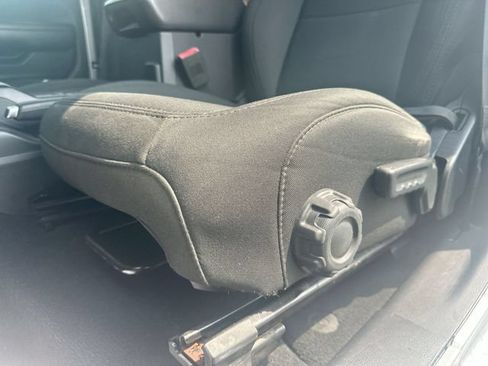 Used 2018 Jeep Wrangler Sport AWD/4WD image 14