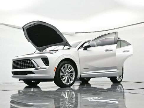 Certified 2024 Buick Envision Avenir image 57