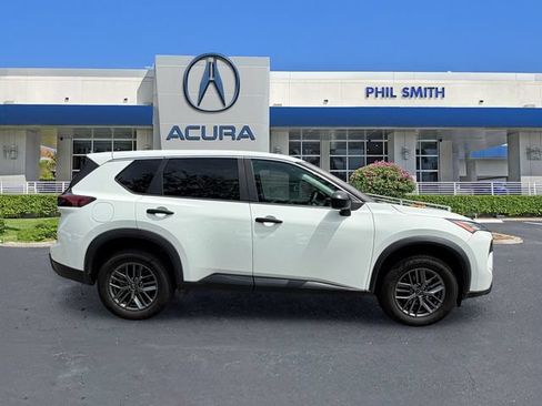 Used 2024 Nissan Rogue S FWD image 4