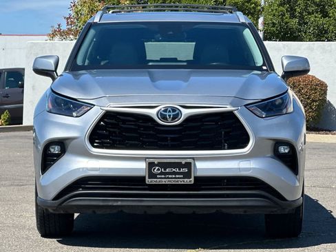 Used 2023 Toyota Highlander XLE image 10