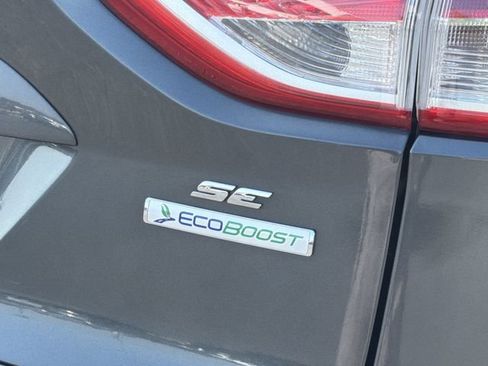 Used 2016 Ford Escape SE w/ Equipment Group 201A FWD image 5