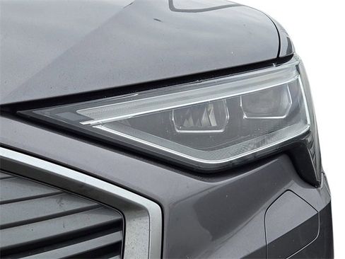 Used 2020 Audi e-tron Premium Plus image 8
