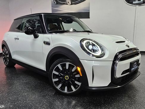 Used 2024 MINI Cooper SE FWD image 2