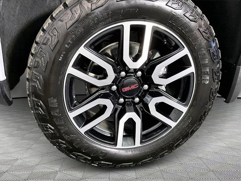 Used 2024 GMC Sierra 1500 AT4 w/ Technology Package image 35