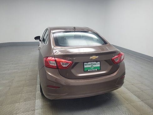 Used 2019 Chevrolet Cruze LT image 6
