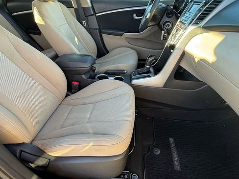 Used 2016 Hyundai Elantra GT image 10