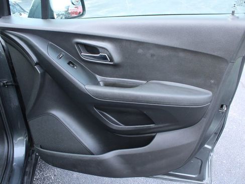 Used 2020 Chevrolet Trax LS w/ Tint and Cruise Package FWD image 23
