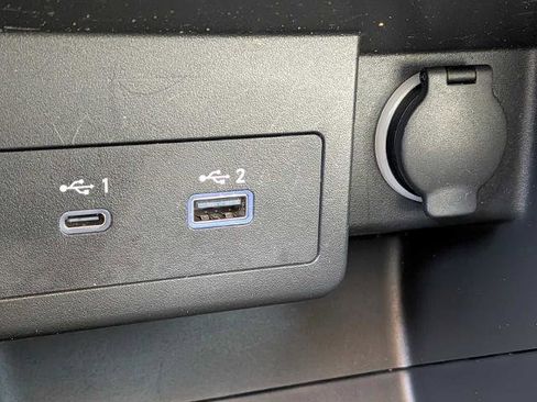 Used 2021 Nissan Kicks SV image 30