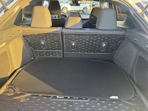 Used 2022 Toyota C-HR XLE image 28