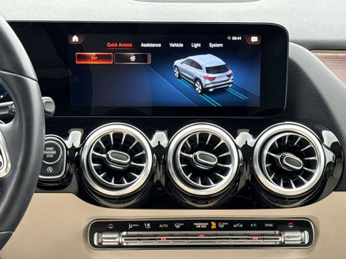 Used 2023 Mercedes-Benz GLA 250 4MATIC image 24