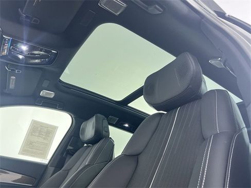 Used 2026 Cadillac Vistiq Luxury image 19