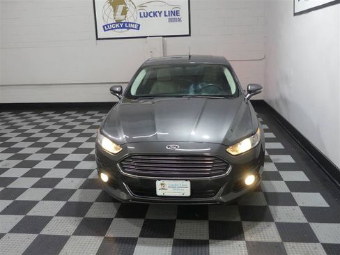 Used 2016 Ford Fusion Titanium FWD image 3