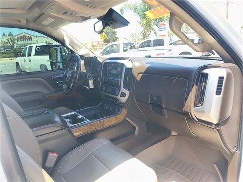 Used 2015 GMC Sierra 2500 SLT w/ Duramax Plus Package AWD/4WD image 8