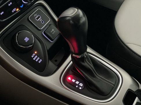 Used 2019 Jeep Compass Latitude AWD/4WD image 20