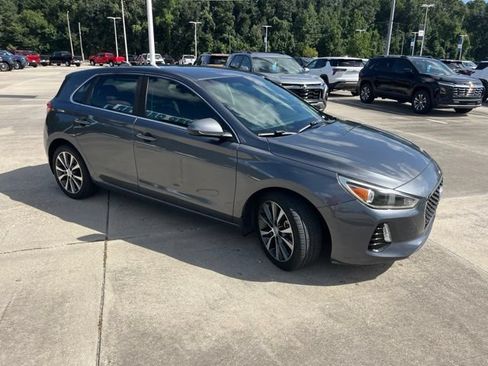 Used 2018 Hyundai Elantra GT FWD image 9