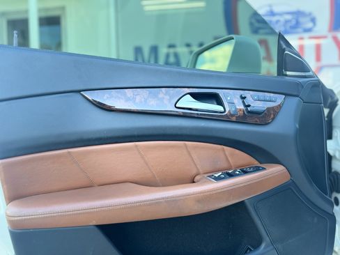 Used 2012 Mercedes-Benz CLS 63 AMG image 35