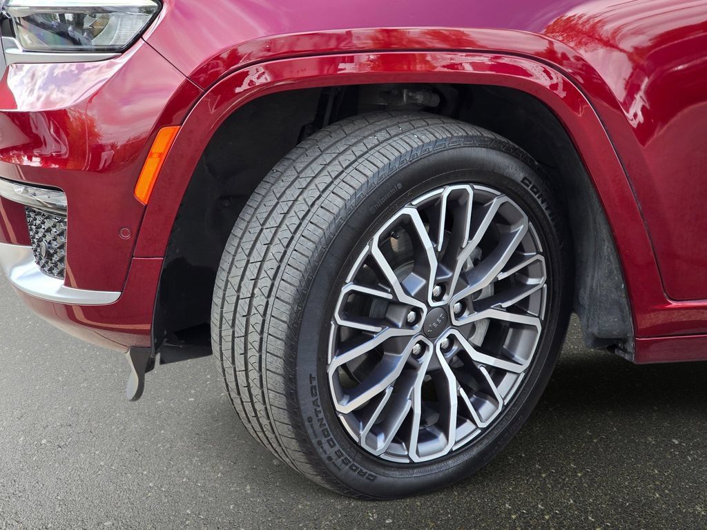 Used 2025 Jeep Grand Cherokee L Summit AWD/4WD image 38