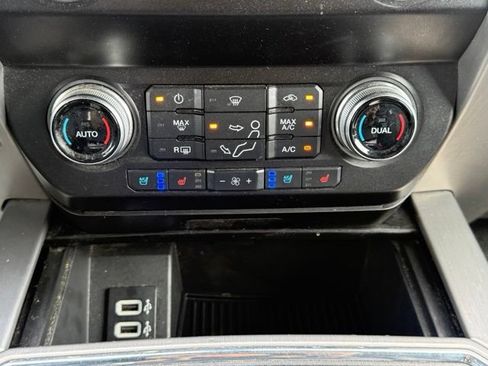 Used 2019 Ford F350 Platinum w/ Platinum Ultimate Package AWD/4WD image 25