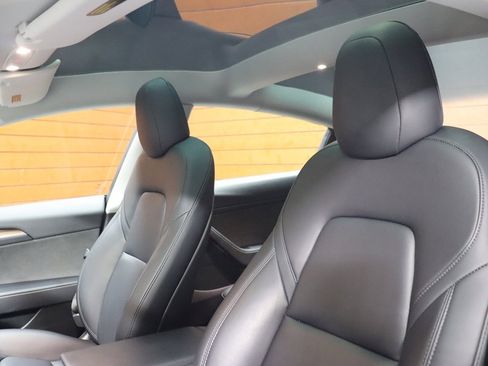 Used 2023 Tesla Model 3 Standard Range image 39