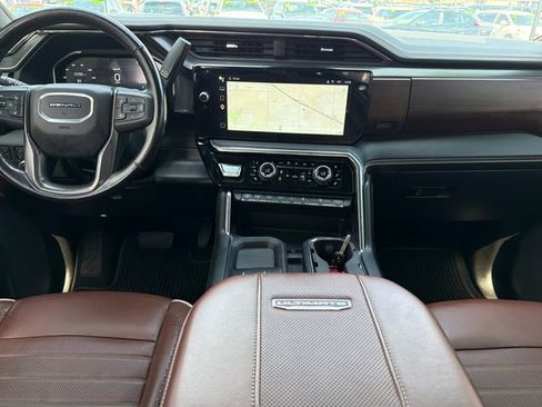 Used 2024 GMC Sierra 2500 Denali Ultimate AWD/4WD image 9