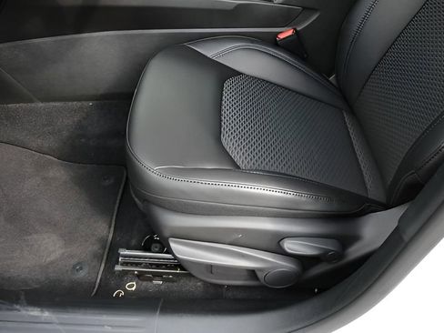 New 2026 Jeep Compass Latitude AWD/4WD image 12