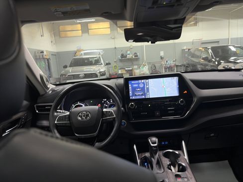 Used 2022 Toyota Highlander Platinum AWD/4WD image 29