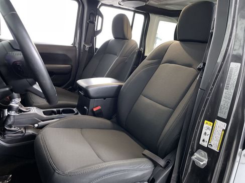 Used 2019 Jeep Wrangler Unlimited Sport S AWD/4WD image 12