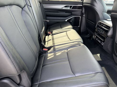 New 2026 Jeep Grand Wagoneer Limited AWD/4WD image 10