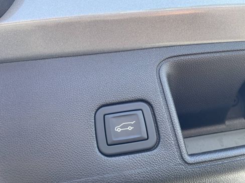 Used 2024 GMC Terrain SLE w/ Driver Convenience Package AWD/4WD image 6