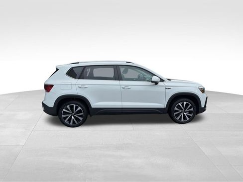 Used 2022 Volkswagen Taos SE FWD image 5