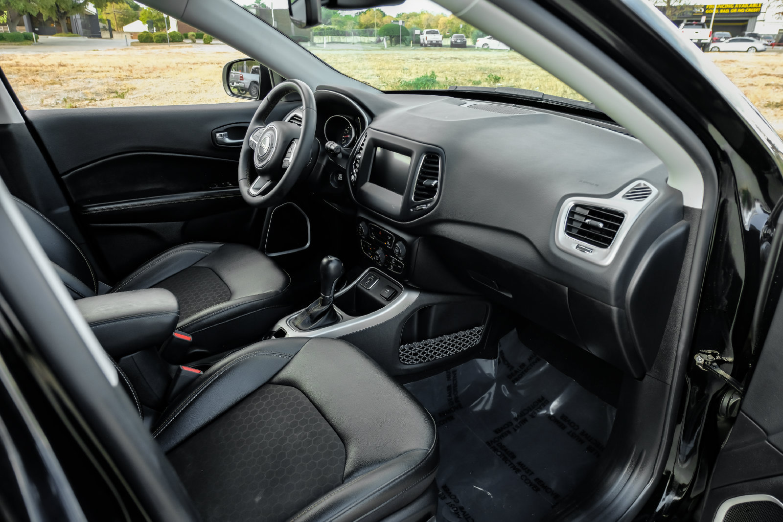 Used 2021 Jeep Compass Latitude w/ Driver Assistance Group FWD image 14